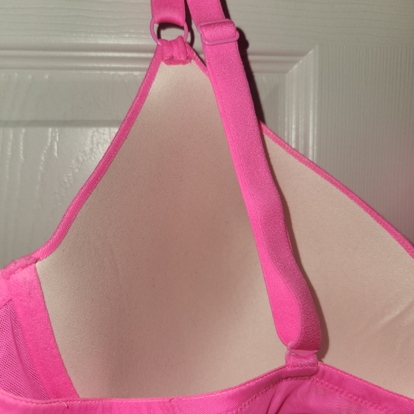 PINK Victoria's Secret Bright Pink Bra - Picture 4 of 7